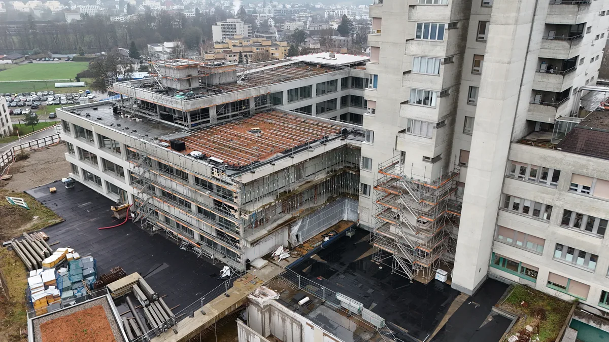 Baustand GZO Spital Wetzikon Ende März 2025.